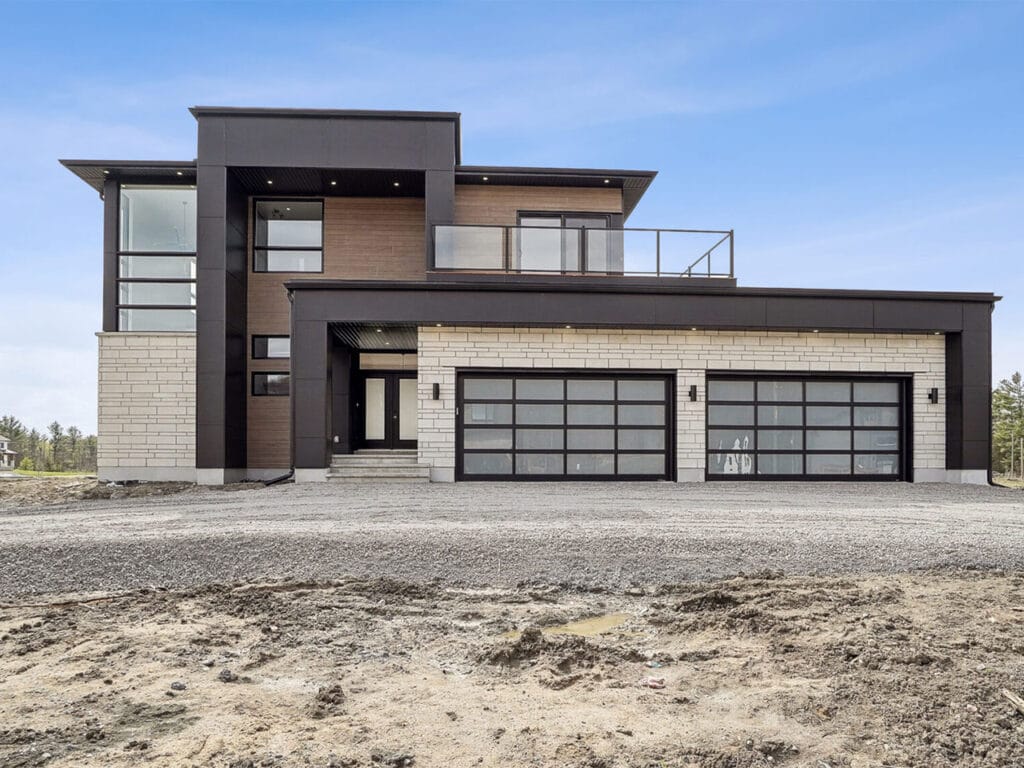 Contemporary single-family home built by Solico at 72 rue Mont-Colombia